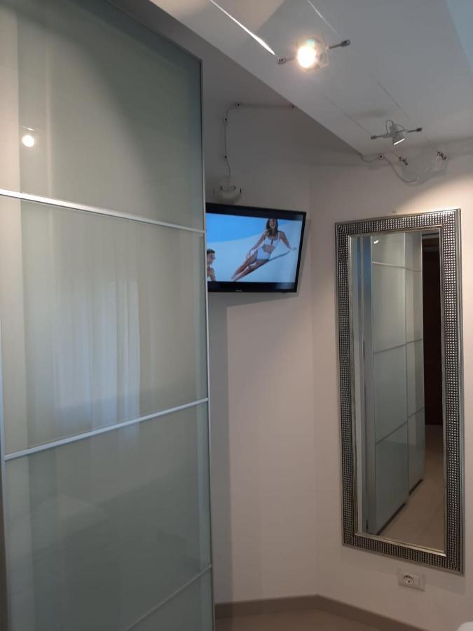 Bmp Apartment Gioiosa 1 Terrazza Vista Lago 벨지라테 외부 사진