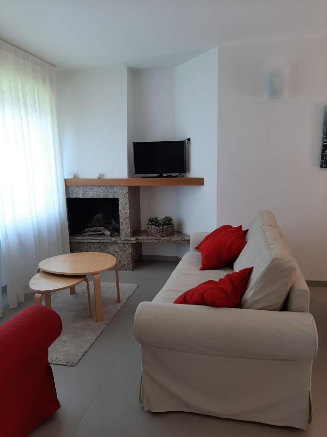 Bmp Apartment Gioiosa 1 Terrazza Vista Lago 벨지라테 외부 사진
