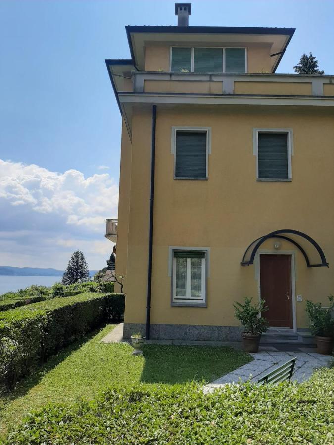 Bmp Apartment Gioiosa 1 Terrazza Vista Lago 벨지라테 외부 사진