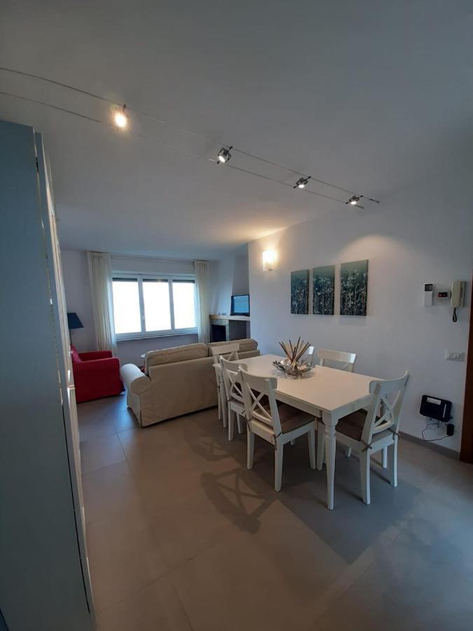 Bmp Apartment Gioiosa 1 Terrazza Vista Lago 벨지라테 외부 사진