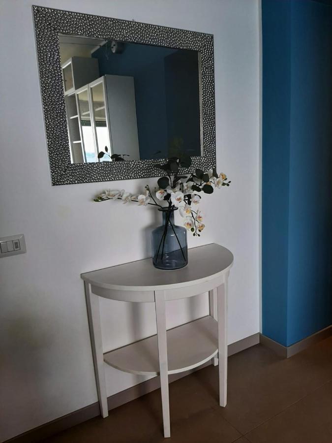 Bmp Apartment Gioiosa 1 Terrazza Vista Lago 벨지라테 외부 사진